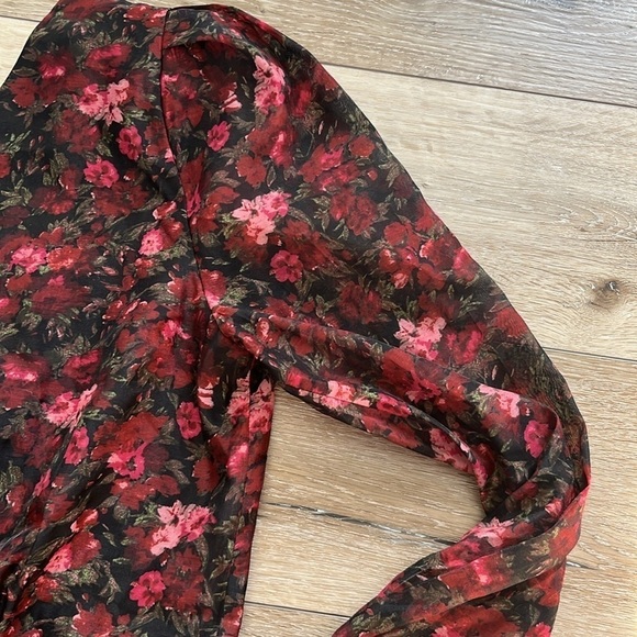 Good American Moody Floral Print One-Shoulder Top - Picture 9 of 11